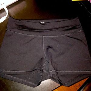 Short length bike shorts